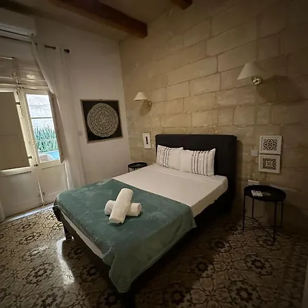 V86 - Luxury Boutique St Ursula