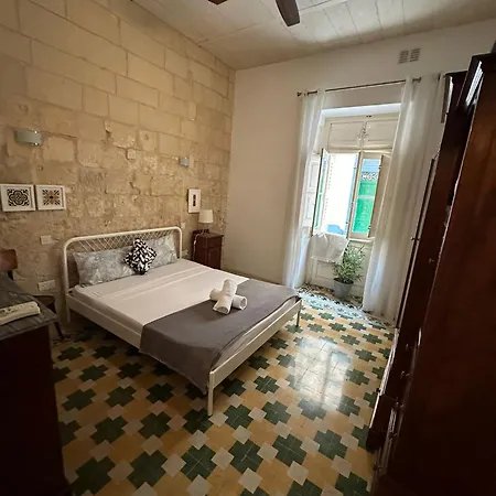 V86 - Luxury Boutique St Ursula *