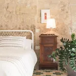 V86 - Luxury Boutique St Ursula Appartement