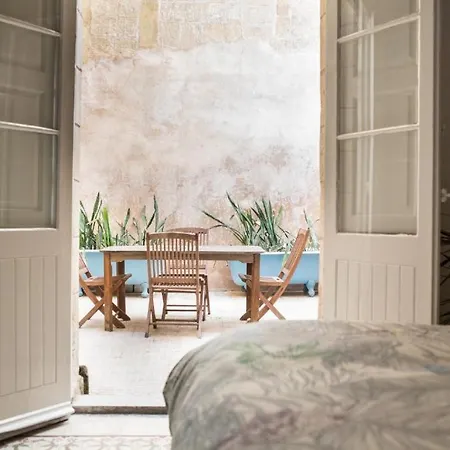 V86 - Luxury Boutique St Ursula