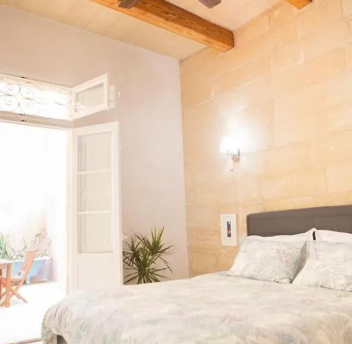 V86 - Luxury Boutique St Ursula *