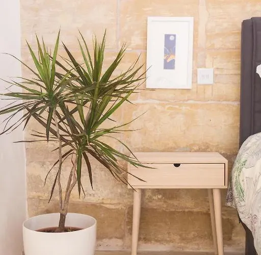 V86 - Luxury Boutique St Ursula Appartement