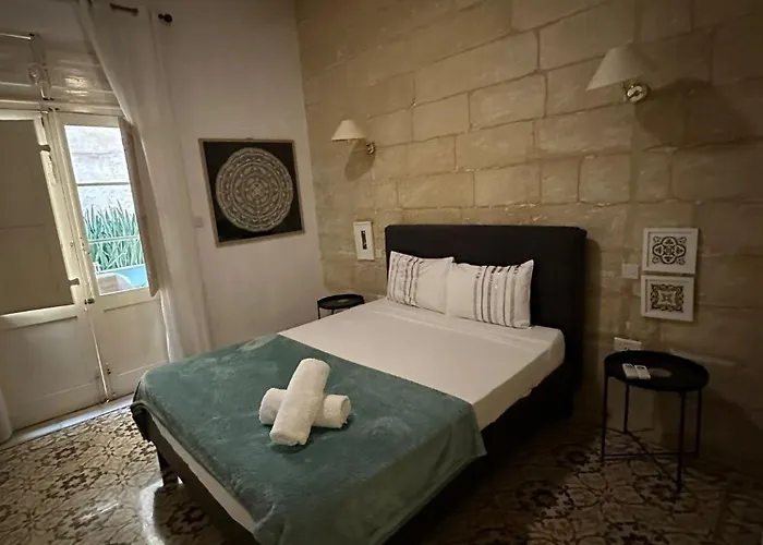 V86 - Luxury Boutique St Ursula