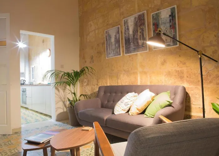 V86 - Luxury Boutique St Ursula